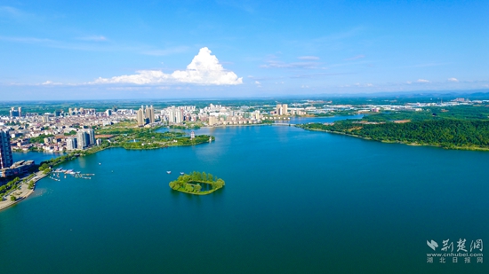 DJI_0006城在畫(huà)中湖北嘉魚(yú)電視臺(tái)雷平攝.jpg