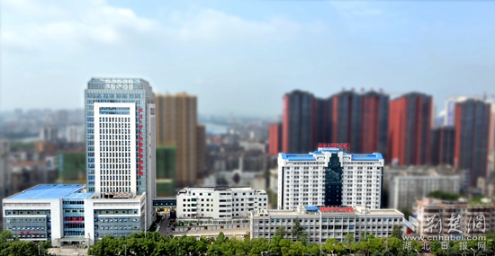 2016年1月，新門急診、外科大樓實現(xiàn)整體搬遷.jpg