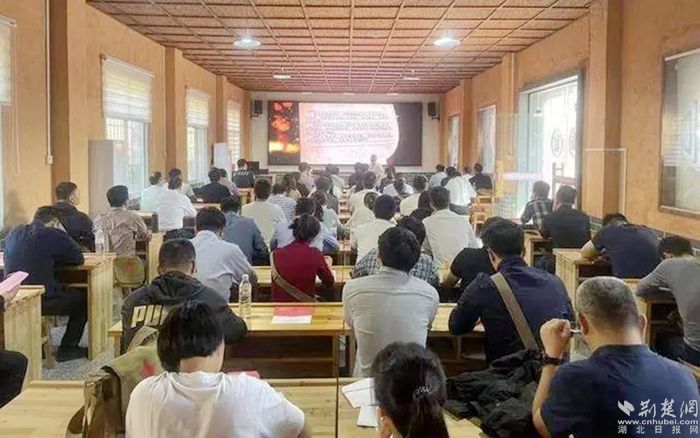 寧波、黃岡兩地人才交流現(xiàn)場(chǎng)。.webp.jpg.jpg